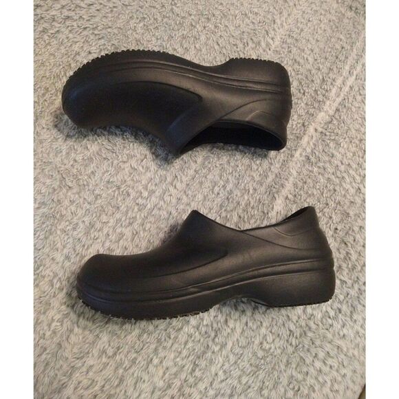 Crocs Classic ladies clogs Size 8 black - Picture 2 of 10